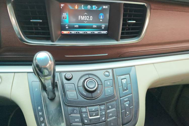 Used Buick GL8 2017 25S Prestige Version China V Standard Audio And AC Panel