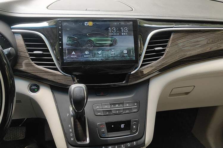 Used Buick GL8 2017 ES 28T Comfort Model China V Standard Audio And AC Panel