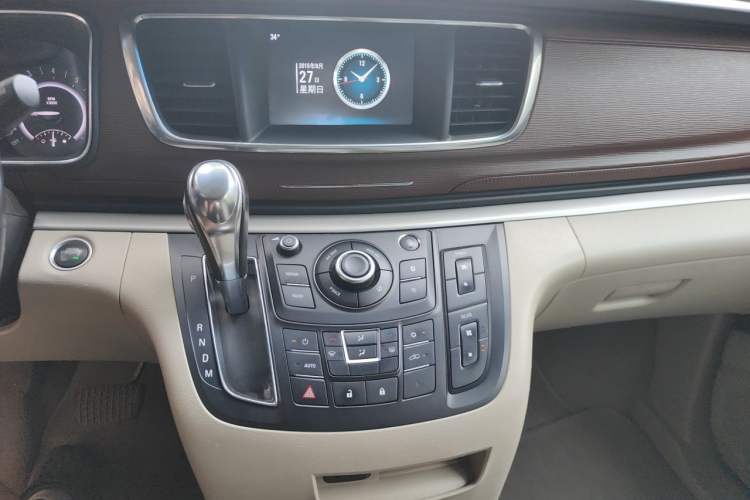 Used Buick GL8 2017 25S Luxury Version China V Standard Audio And AC Panel