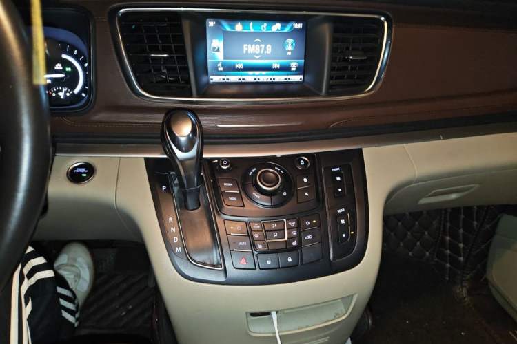 Used Buick GL8 2017 25S Prestige Version China V Standard Audio And AC Panel