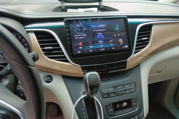 Used Buick GL8 2017 ES 28T Comfort Model China V Standard Audio And AC Panel