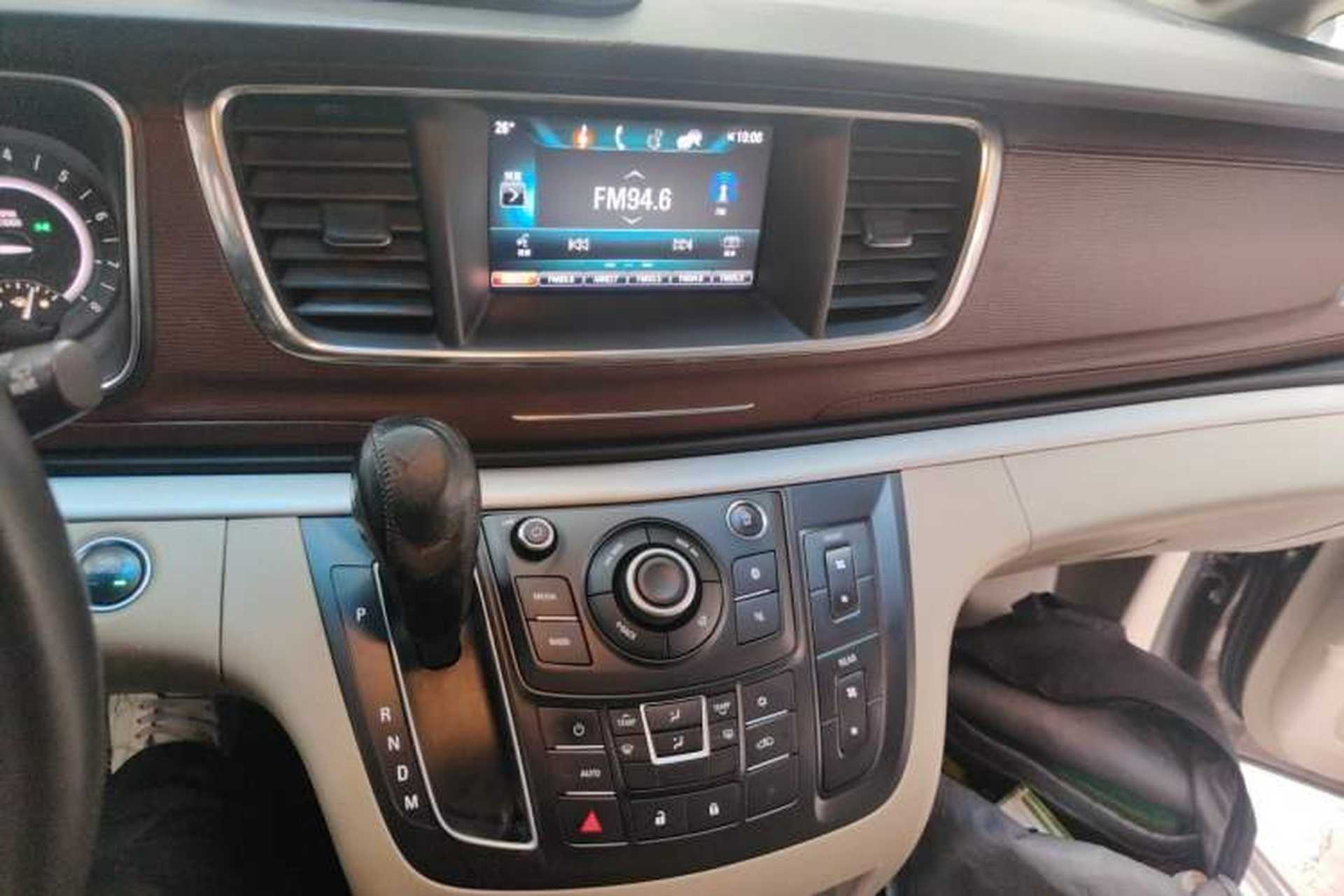 Used Buick GL8 2017 25S Luxury Version China V Standard Audio And AC Panel