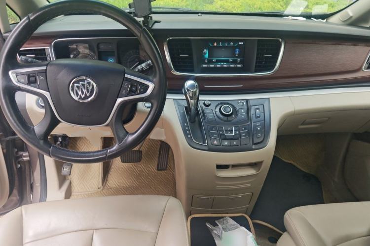 Used Buick GL8 2017 25S Luxury Version China V Standard Center Console