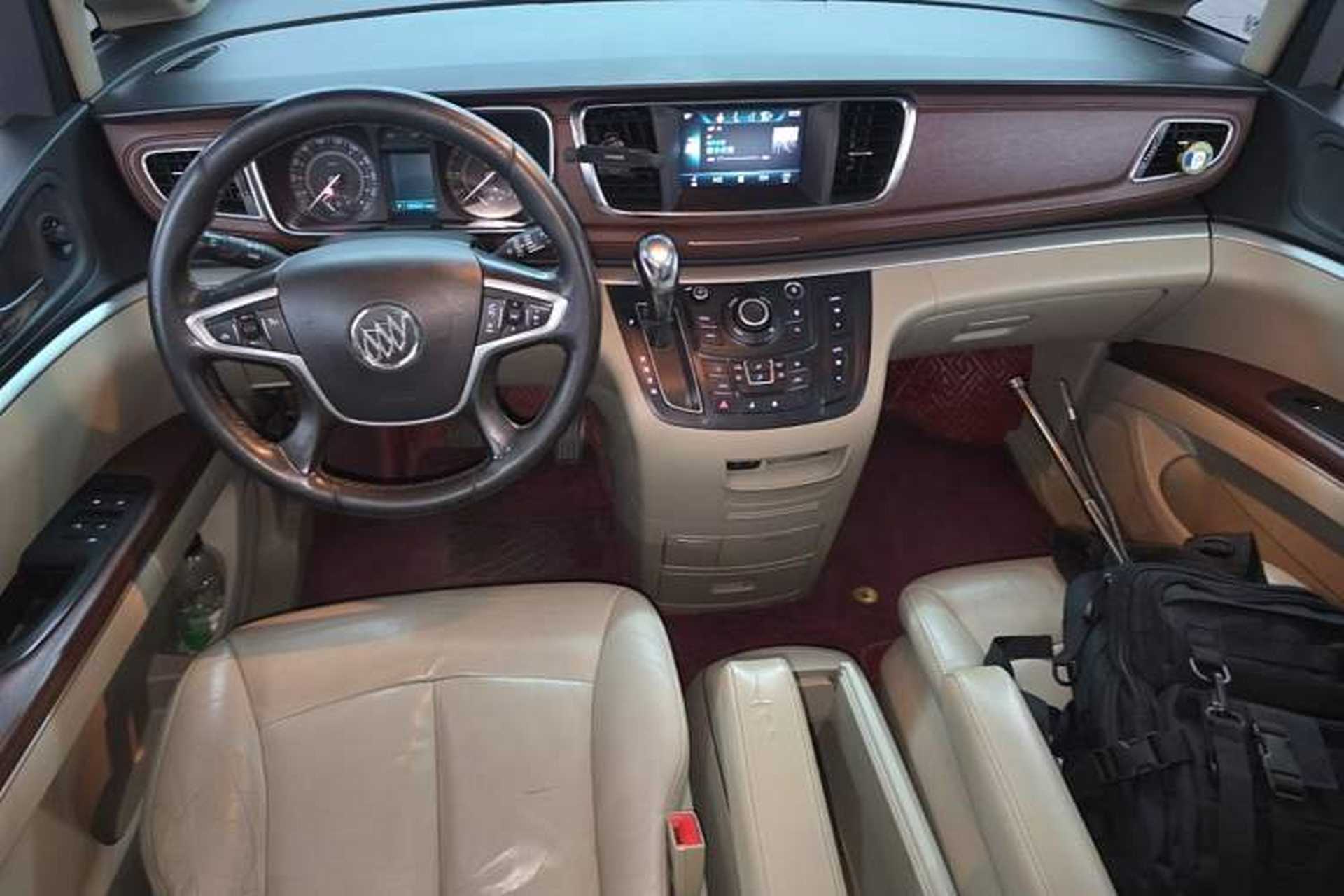 Used Buick GL8 2017 25S Luxury Version China V Standard Center Console