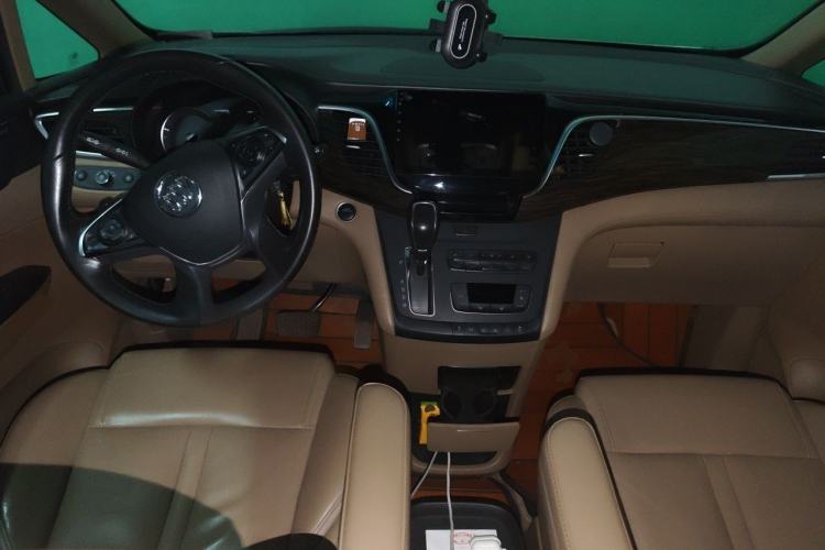 Used Buick GL8 2017 ES 28T Premium Version China V Standard Center Console