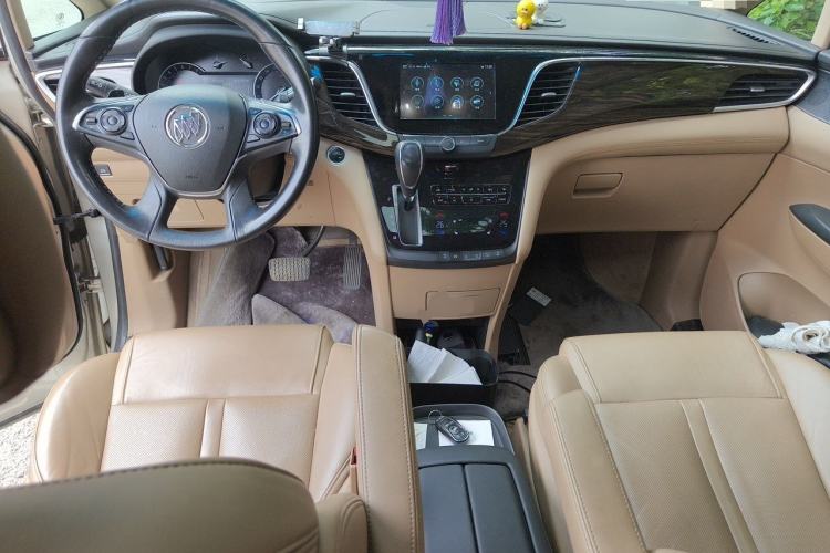 Used Buick GL8 2017 ES 28T Luxury Model China V Standard Center Console