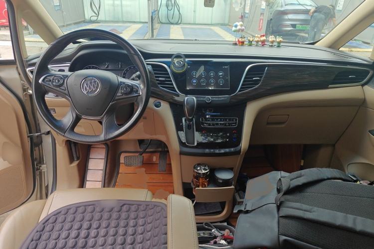 Used Buick GL8 2017 ES 28T Luxury Model China V Standard Center Console