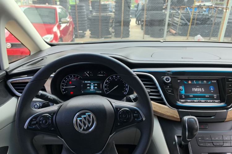Used Buick GL8 2017 ES 28T Comfort Model China V Standard Center Console