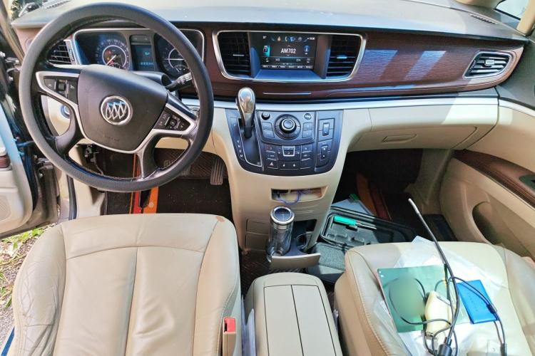 Used Buick GL8 2017 25S Luxury Version China V Standard Center Console