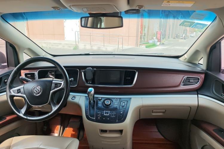 Used Buick GL8 2017 25S Luxury Version China V Standard Center Console