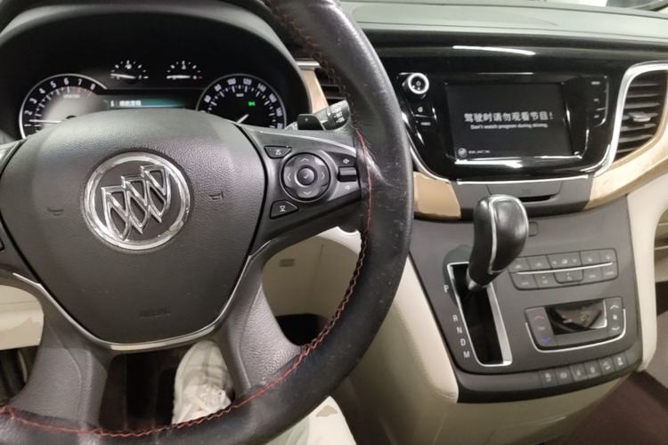 Used Buick GL8 2017 ES 28T Comfort Model China V Standard Center Console