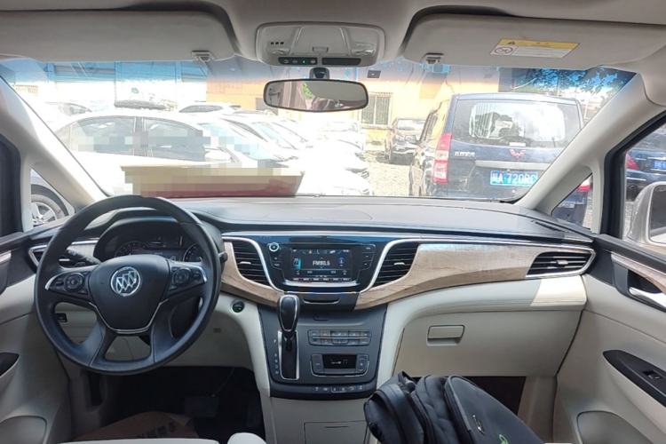 Used Buick GL8 2017 ES 28T Comfort Model China V Standard Center Console