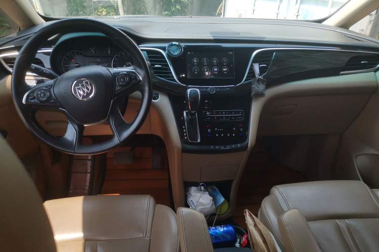 Used Buick GL8 2017 ES 28T Flagship Model China V Standard Center Console
