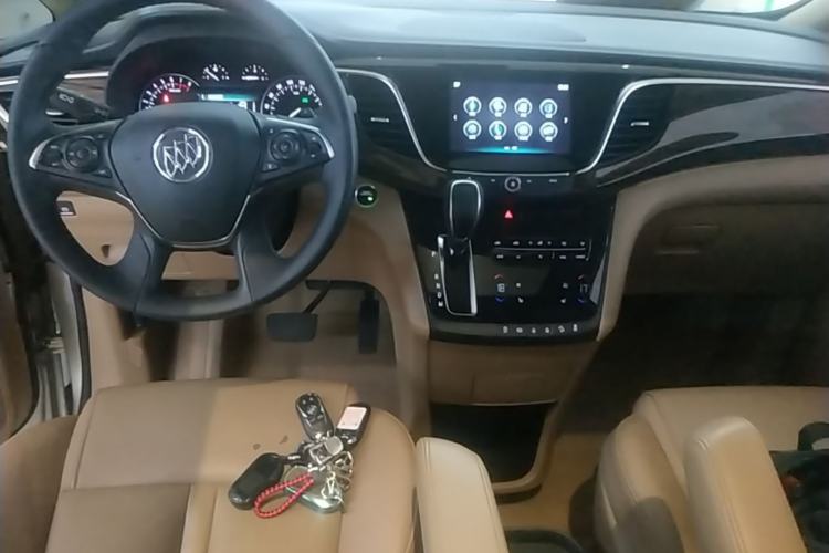 Used Buick GL8 2017 ES 28T Luxury Model China V Standard Center Console