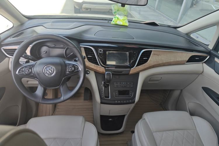 Used Buick GL8 2017 ES 28T Comfort Model China V Standard Center Console