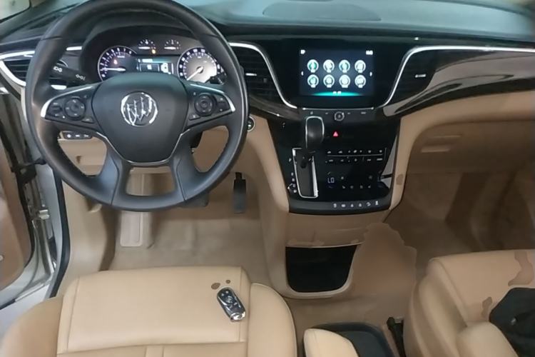 Used Buick GL8 2017 ES 28T Flagship Model China V Standard Center Console