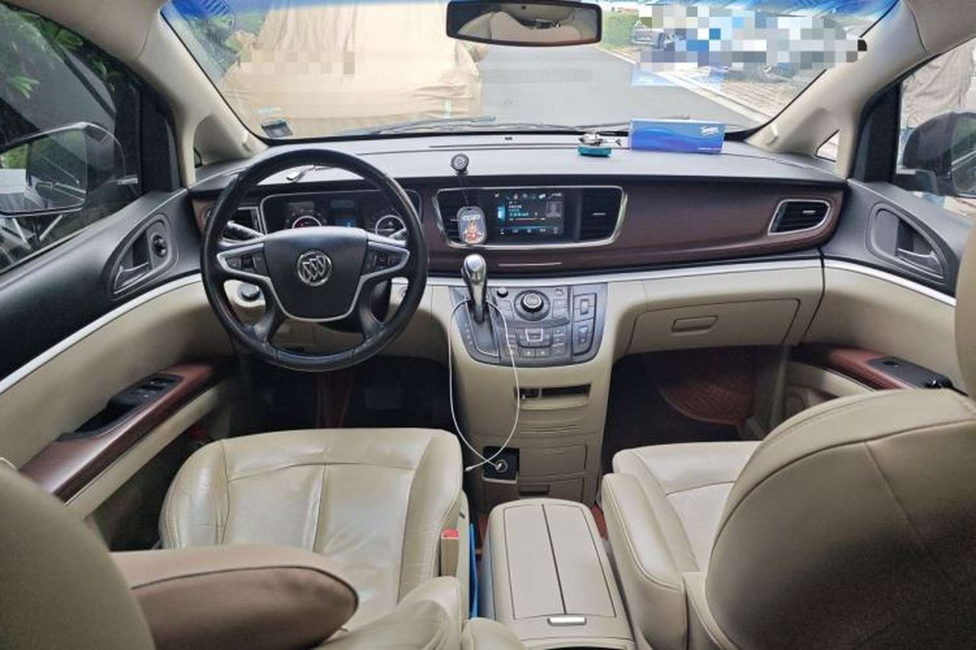 Used Buick GL8 2017 25S Luxury Version China V Standard Center Console
