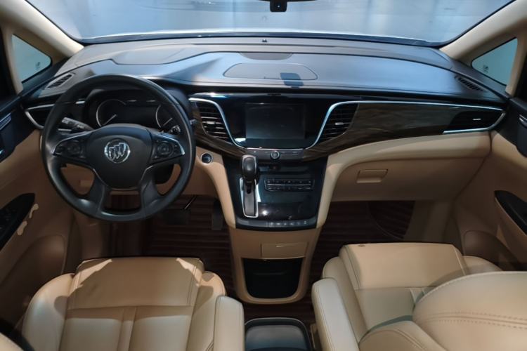 Used Buick GL8 2017 ES 28T Luxury Model China V Standard Center Console