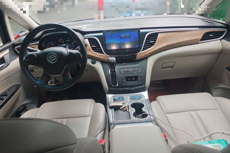 Used Buick GL8 2017 ES 28T Comfort Model China V Standard Center Console