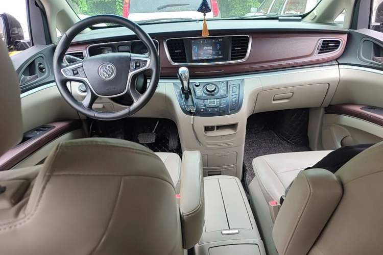 Used Buick GL8 2017 25S Luxury Version China V Standard Center Console