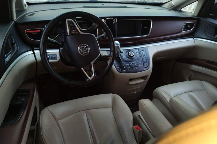 Used Buick GL8 2017 25S Luxury Version China V Standard Center Console