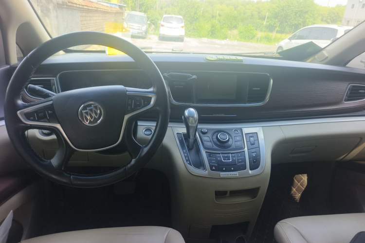 Used Buick GL8 2017 25S Luxury Version China V Standard Center Console