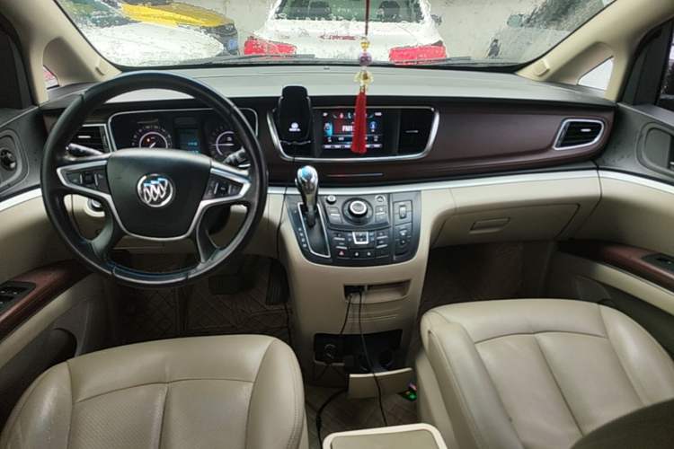 Used Buick GL8 2017 25S Comfort Version China V Standard Center Console