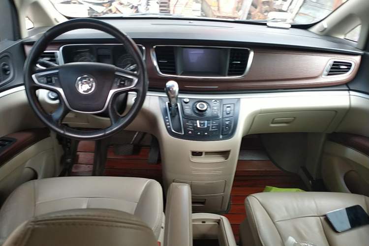 Used Buick GL8 2017 25S Luxury Version China V Standard Center Console