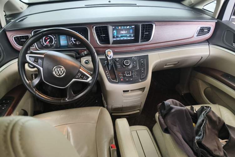 Used Buick GL8 2017 25S Luxury Version China V Standard Center Console