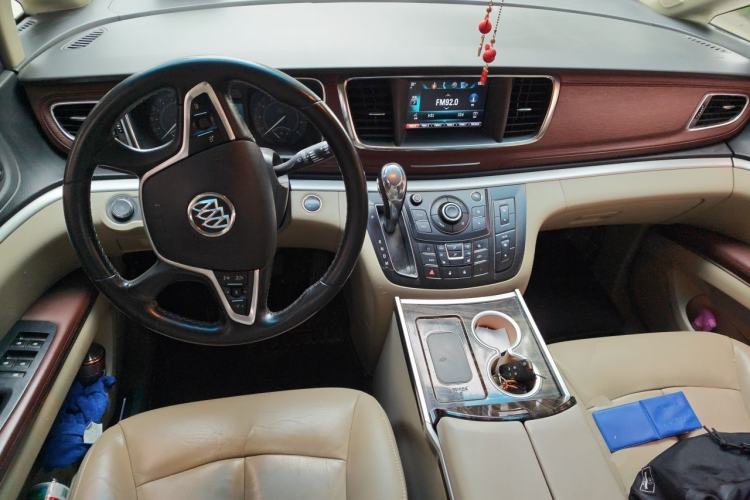 Used Buick GL8 2017 25S Prestige Version China V Standard Center Console