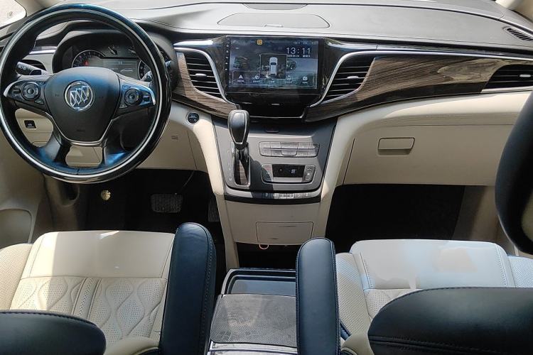 Used Buick GL8 2017 ES 28T Comfort Model China V Standard Center Console