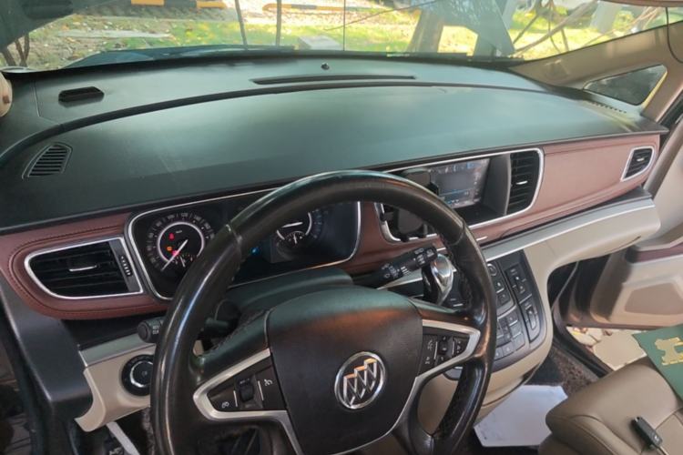Used Buick GL8 2017 25S Prestige Version China V Standard Center Console