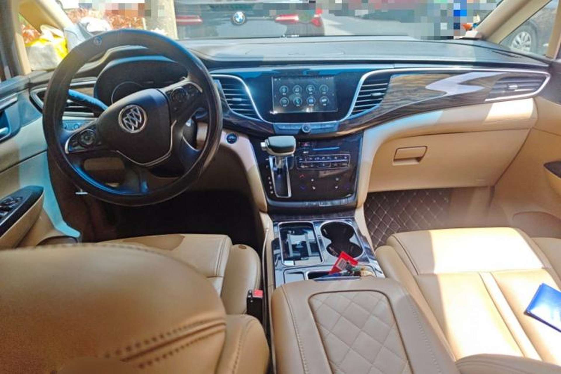 Used Buick GL8 2017 ES 28T Luxury Model China V Standard Center Console
