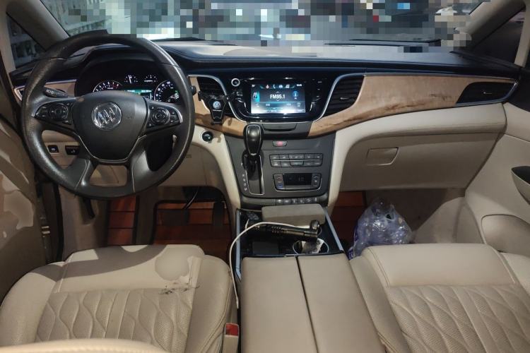Used Buick GL8 2017 ES 28T Comfort Model China V Standard Center Console