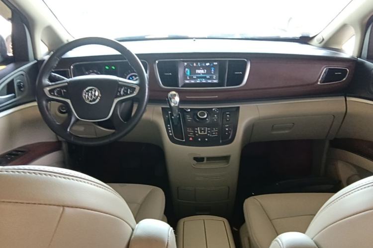 Used Buick GL8 2017 25S Prestige Version China V Standard Center Console