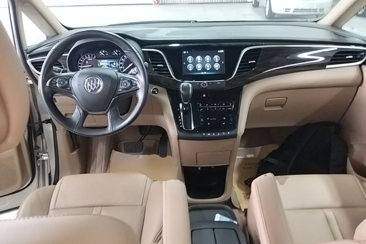 Used Buick GL8 2017 ES 28T Luxury Model China V Standard Center Console