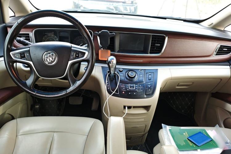 Used Buick GL8 2017 25S Prestige Version China V Standard Center Console