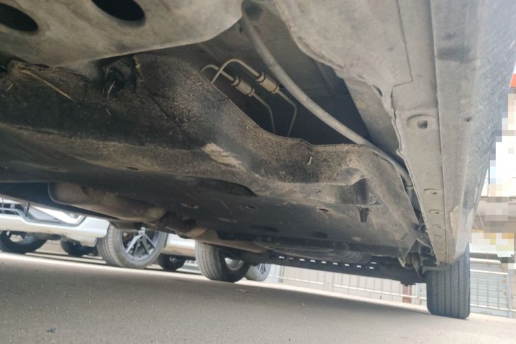Used Buick GL8 2017 25S Comfort Version China V Standard Chassis Front Left