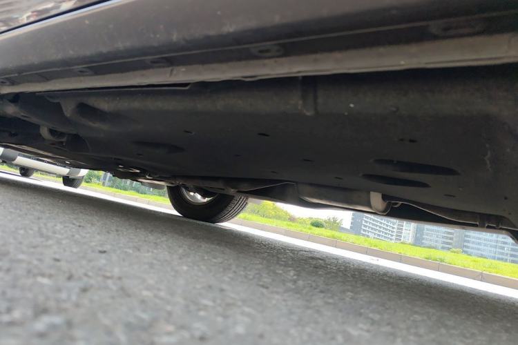 Used Buick GL8 2017 25S Prestige Version China V Standard Chassis Front Left