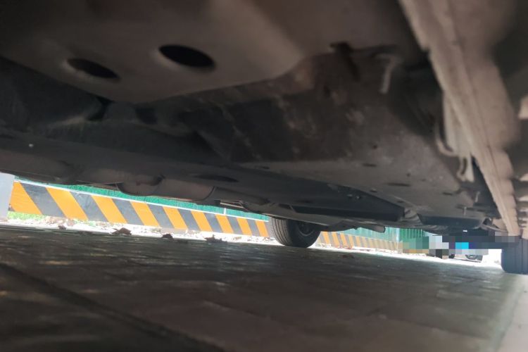 Used Buick GL8 2017 ES 28T Comfort Model China V Standard Chassis Front Left