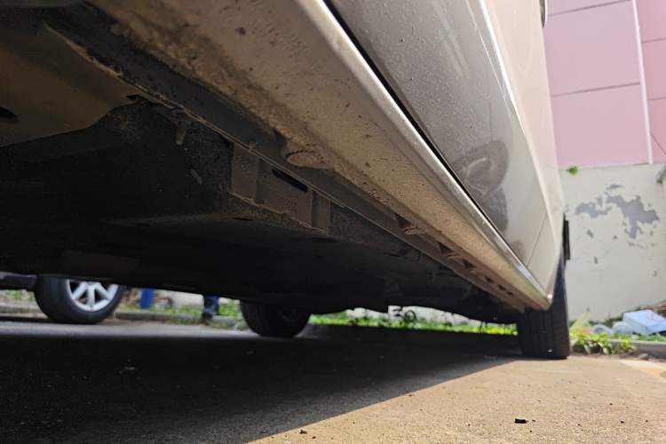 Used Buick GL8 2017 ES 28T Comfort Model China V Standard Chassis Front Left