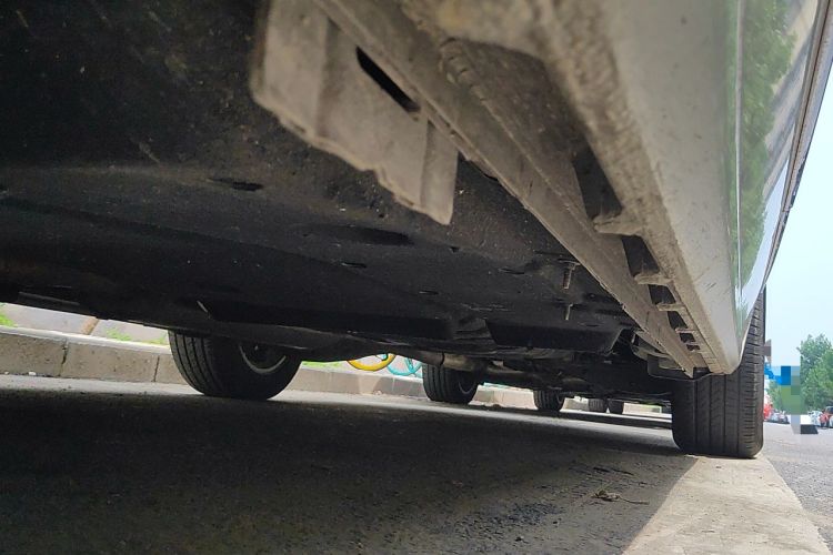 Used Buick GL8 2017 ES 28T Comfort Model China V Standard Chassis Front Left