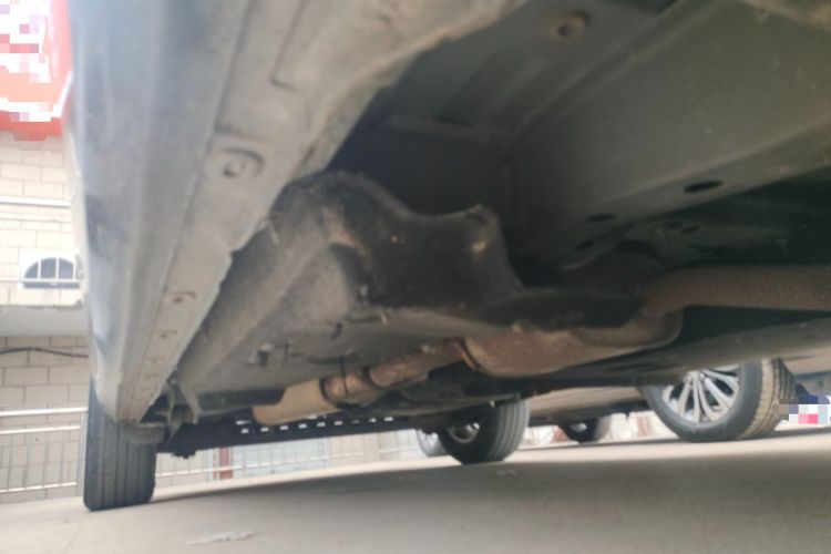 Used Buick GL8 2017 25S Comfort Version China V Standard Chassis Front Right