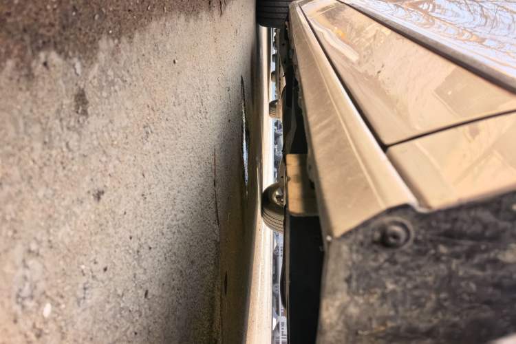 Used Buick GL8 2017 ES 28T Flagship Model China V Standard Chassis Front Right