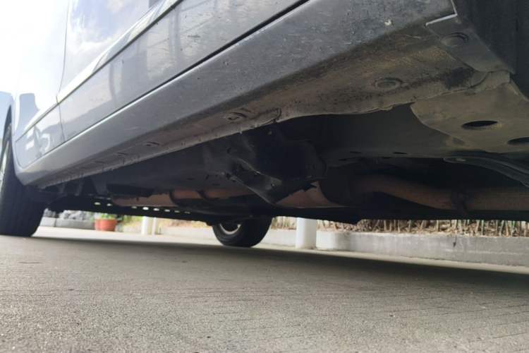 Used Buick GL8 2017 25S Luxury Version China V Standard Chassis Front Right