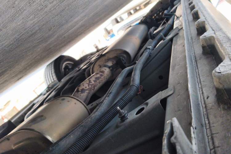 Used Buick GL8 2017 ES 28T Luxury Model China V Standard Chassis Front Right