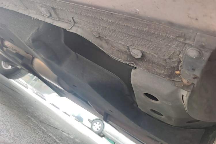 Used Buick GL8 2017 25S Prestige Version China V Standard Chassis Front Right