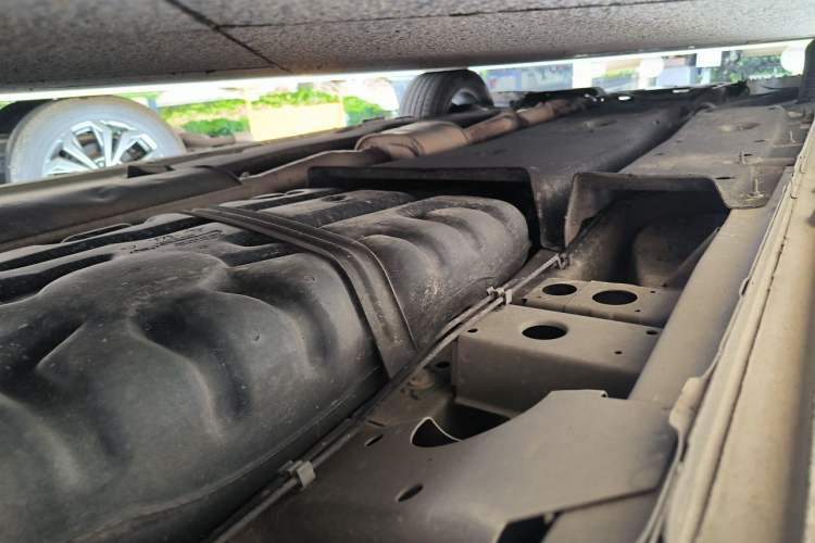 Used Buick GL8 2017 ES 28T Luxury Model China V Standard Chassis Rear Left