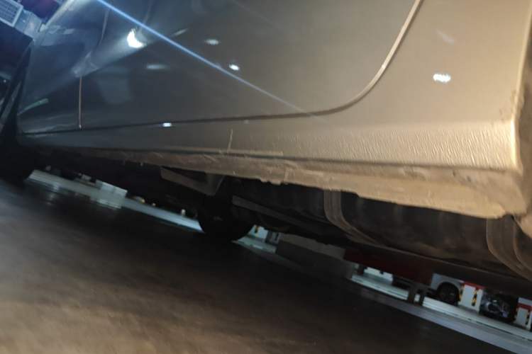 Used Buick GL8 2017 ES 28T Comfort Model China V Standard Chassis Rear Left