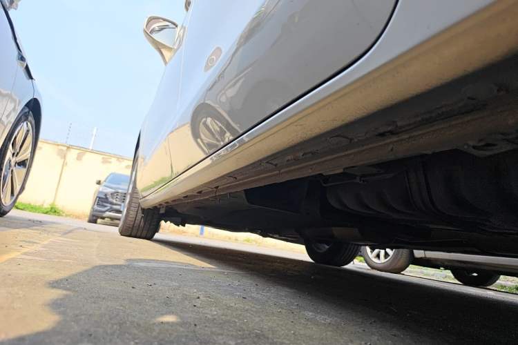 Used Buick GL8 2017 ES 28T Comfort Model China V Standard Chassis Rear Left